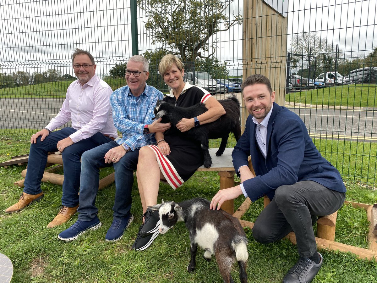 Great to host our Canadian partners. Glad to announce agreement is sealed to coinvest JV USA launch 1 month from now. Richard &amp; Bergita approve <a href="/royalfamily/">The Royal Family</a> <a href="/cosydirect/">Cosy Direct</a> 🇬🇧🇺🇸🇨🇦 <a href="/MarketingDerby/">Marketing Derby</a> <a href="/EMChamberNews/">Chamber Newsroom</a>