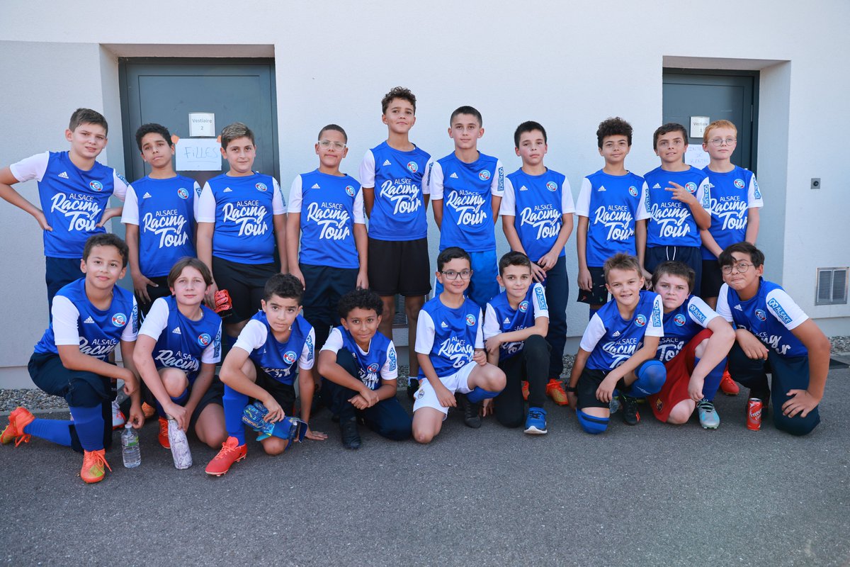 RCSA_English's tweet photo. 😁 A great day in Alsace as @AholouEudes and Storcki visited our friends at local club Thann FC 2017! 💙🤍
#RacingTour #LaForceDunePassion https://t.co/ZNh2JwuSJs