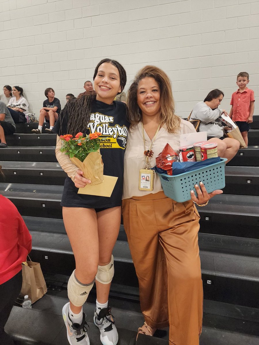 Kimberly Clemons tweet media