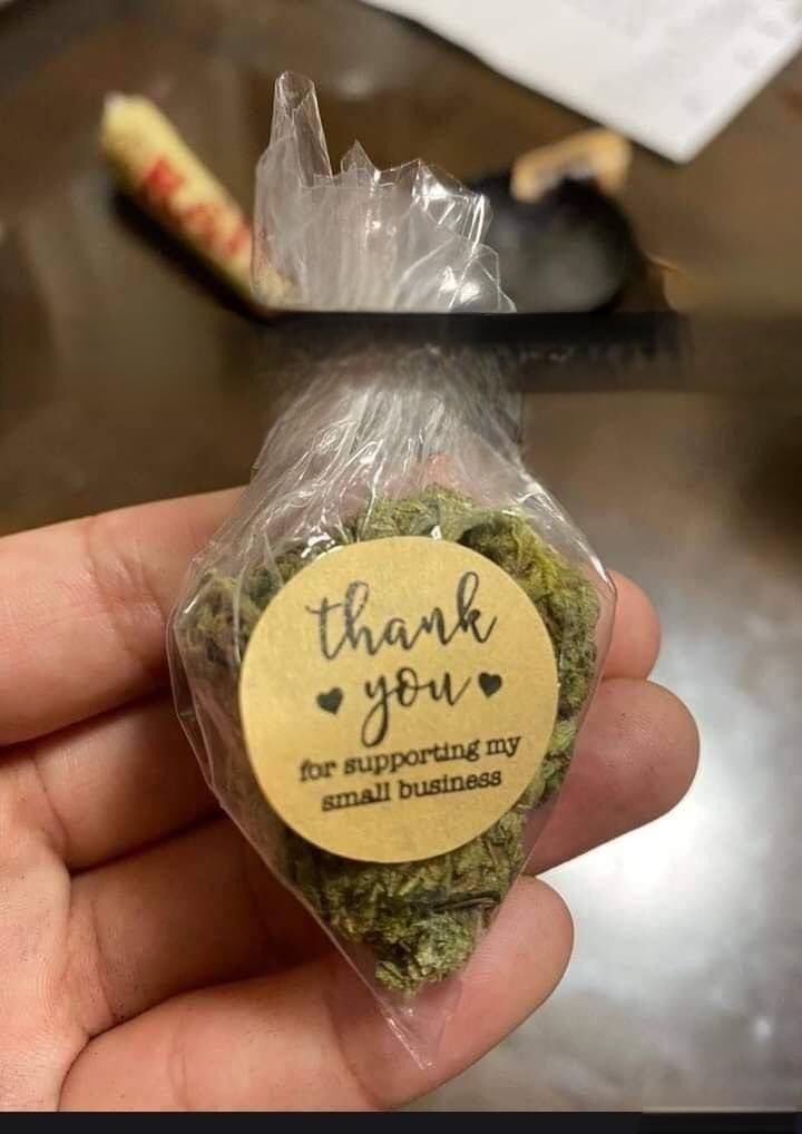 WajeehaBalouch's tweet photo. when your dealer is a girl. https://t.co/jGYGlxKRRY