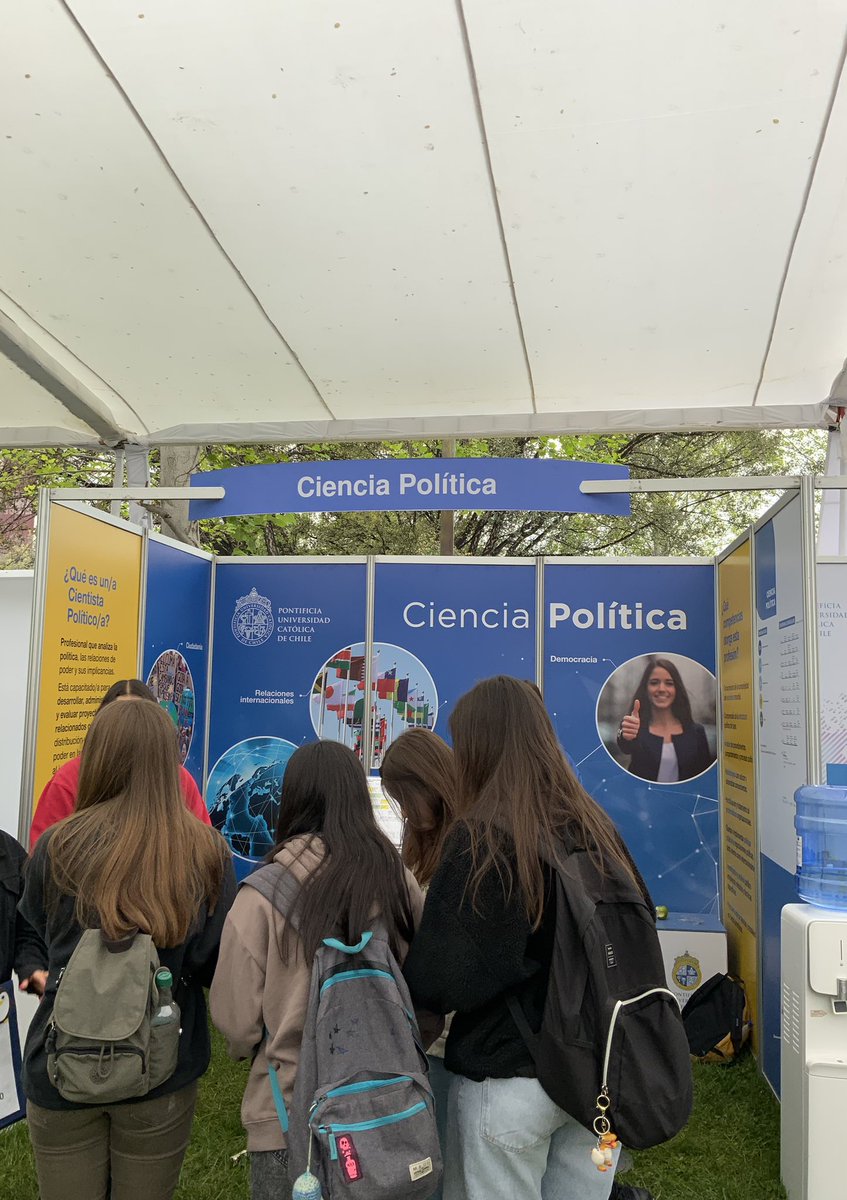 HGCP_UC's tweet photo. Los esperamos en esta segunda jornada de la #ExpoFuturoNovato2023. Ven a conocer nuestras carreras de @Historia_UC, @geografia_uc y @icp_uc. Hoy hasta las 17.00 horas en el campus San Joaquín de la @ucatolica. https://t.co/LARfKLw8KZ