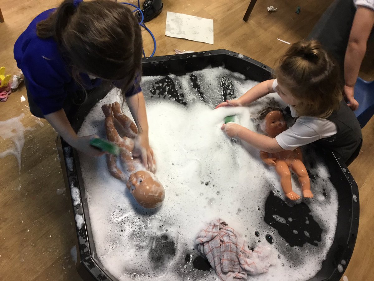 stthomas_cofe's tweet image. Reception have been learning all about looking after themselves and their teeth this week 😁#eyfspsed