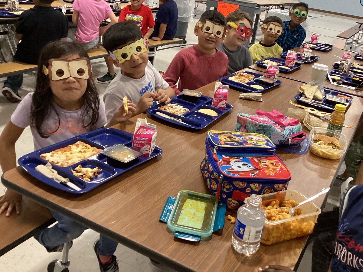 Celebrating National School Lunch Week!  #fuelingkskids #NSLW23 <a href="/USD457Nutrition/">USD 457 Nutrition and Wellness</a>