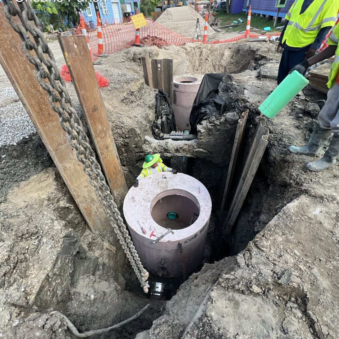 ose_nola's tweet photo. Crews installed sewer and receiving tanks on the 2200 block of N Villere St & the 1300 block of Arts St as part of the $18.5M St. Roch Drainage Upgrades project.
#nolaprogress #roadworknola #nolalife
@CityOfNOLA @SWBNewOrleans #CommandConstruction https://t.co/zExctRx6fi