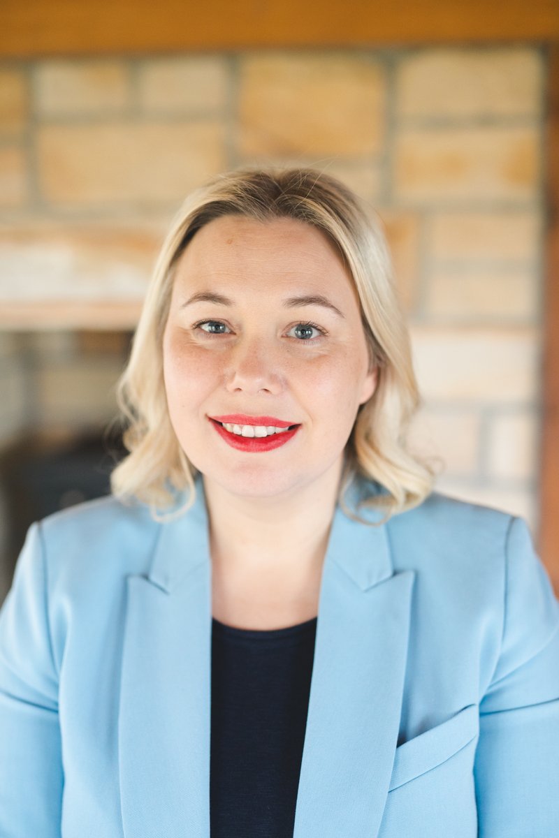 Meet Anna, the owner of Tri Moon Films🌙
Anna's originally from Sligo🍀but grew up in Dubai and her career took her to London and Dublin before she returned. She’s a single parent to her fantastically, inquisitive, autistic – son, Dallan and loves spending time with her family!