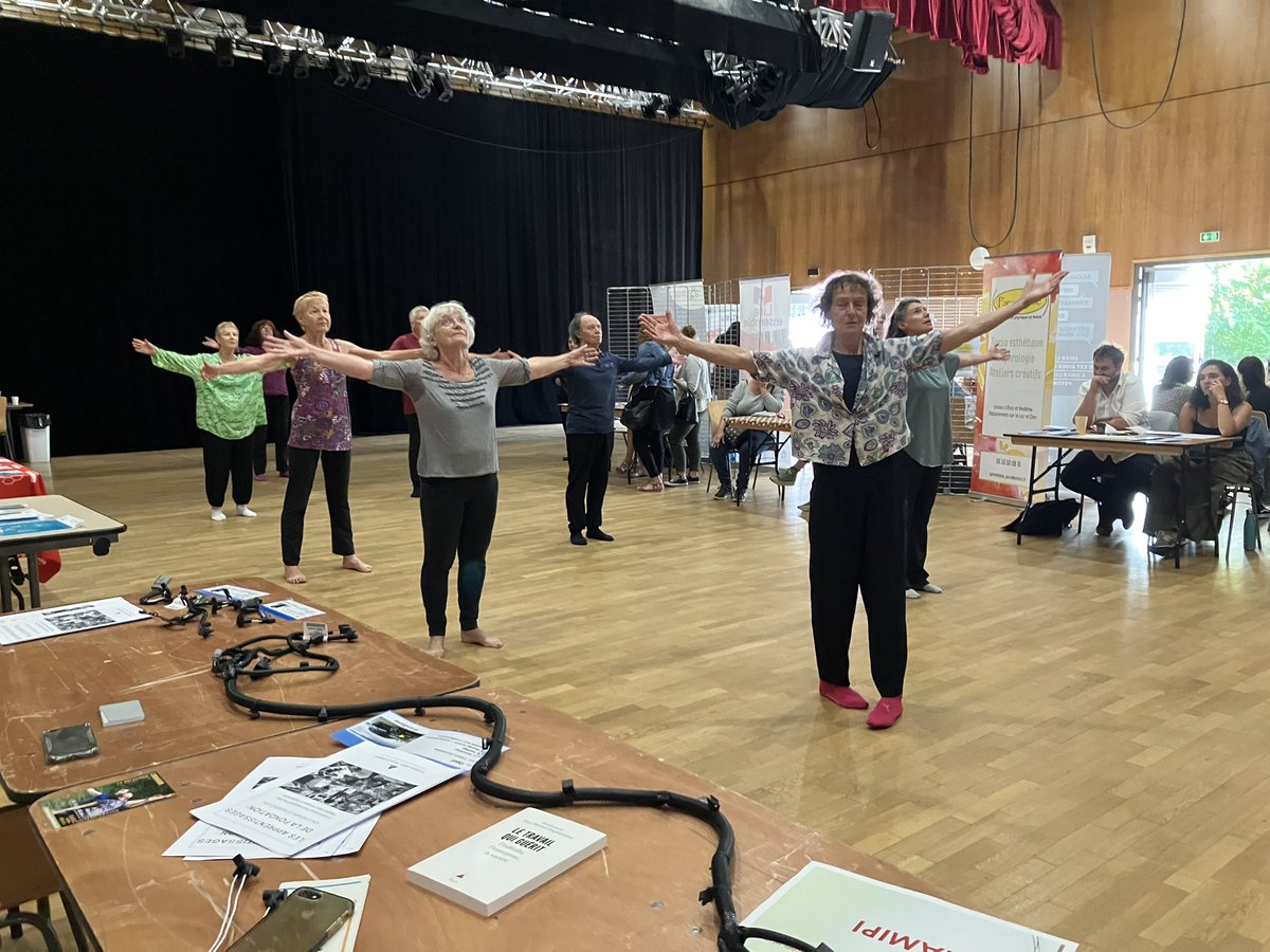 mgen41's tweet photo. Forum Santé mentale à Blois organisé par le collectif SISM 41. « Le regard tourné vers l’autre. On a le corps qu’on a, l’essentiel c’est de danser » La Présidente de La Mécanique du bonheur 
@agglopolys @Mut_MFCVL https://t.co/IZkJFF06QD