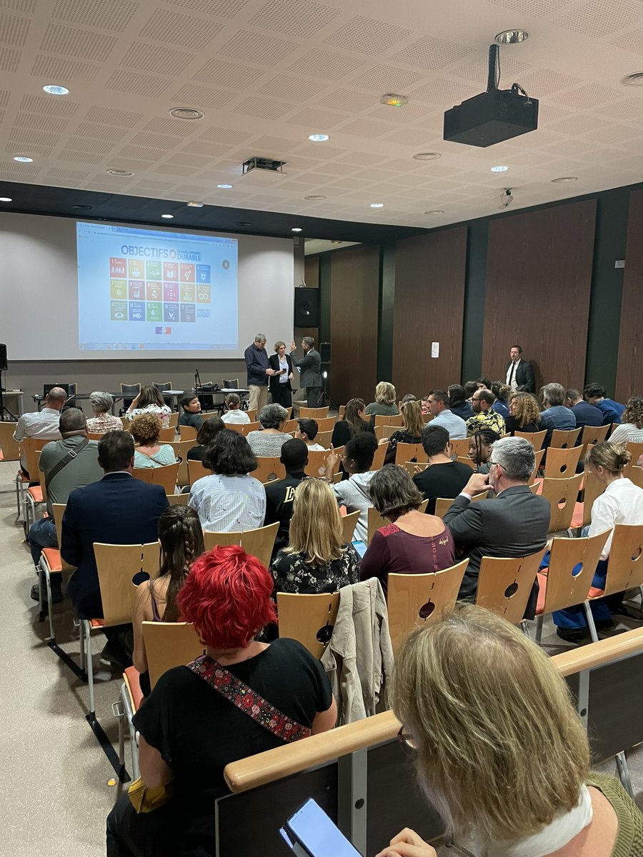 FlorenceGilat's tweet photo. Très belle cérémonie de labellisation #E3D au lycée Clément Ader de Tournan en Brie. La Seine et Marne brille d’un dynamisme exemplaire !! Bravo à tous 👌 #EDD @eddcreteil @pons_sophie @AcCreteil @dsden77 @PhilippePICARD2 https://t.co/bMGV1Mp3n3
