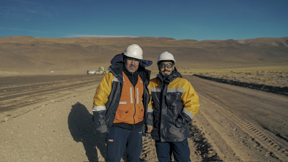Postales mineras: una mañana de trabajo en el Salar del Hombre Muerto, Catamarca. 🏔️🇦🇷📸

🤝 Compañía Galan Lithium.