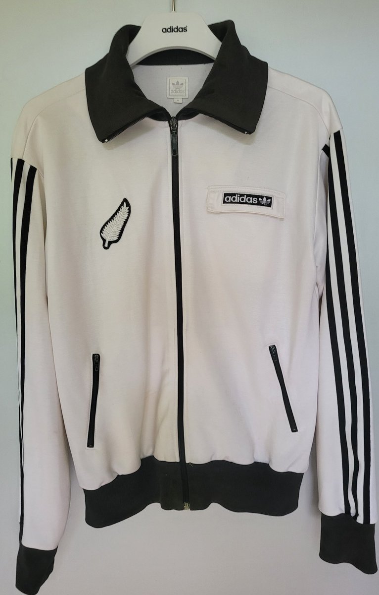 Adidas tracktops 🧥///🥼 tweet media