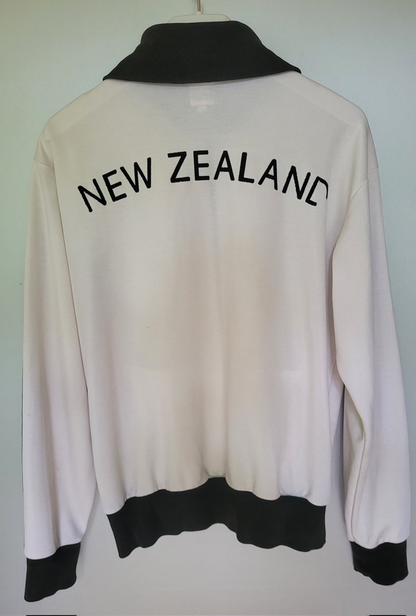 Adidas tracktops 🧥///🥼 tweet media