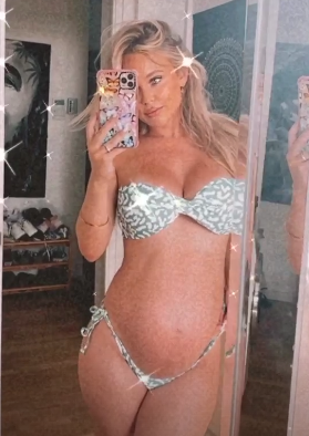Travis_Dorsey7's tweet photo. "#WCE to my Sexy and absolutely gorgeously glowing pregnant wife @MacUpton_ . We just got a few more months to go and even though it hasn't been easy, you're doing amazing. 

#AlwaysnForever #ToInfinityAndBeyond. ♾♾" https://t.co/vqSmBO8JcK