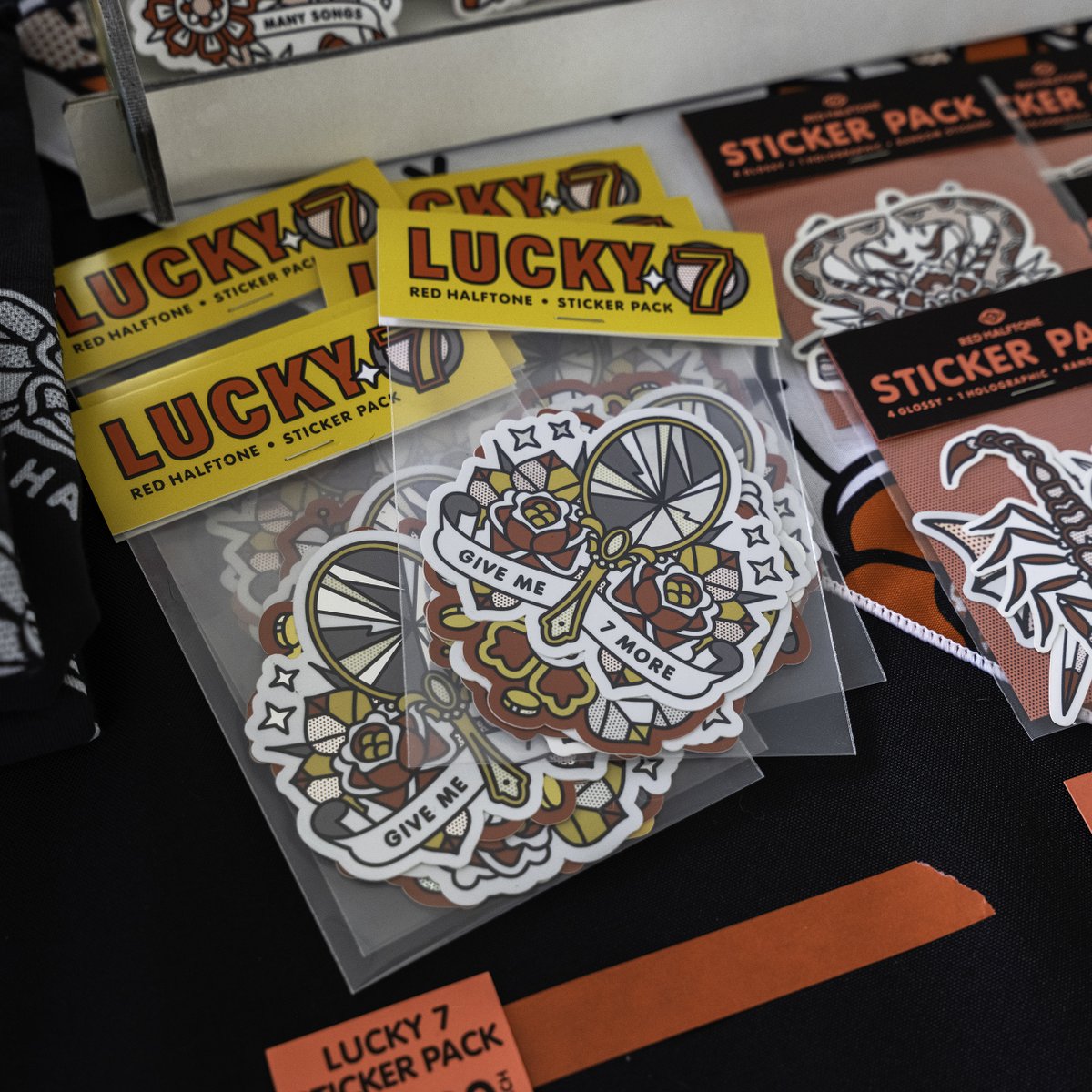 Red Halftone tweet media