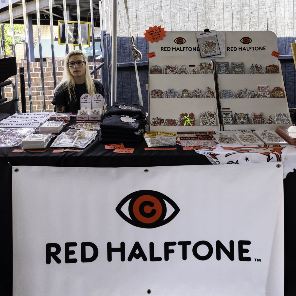 Red Halftone tweet media