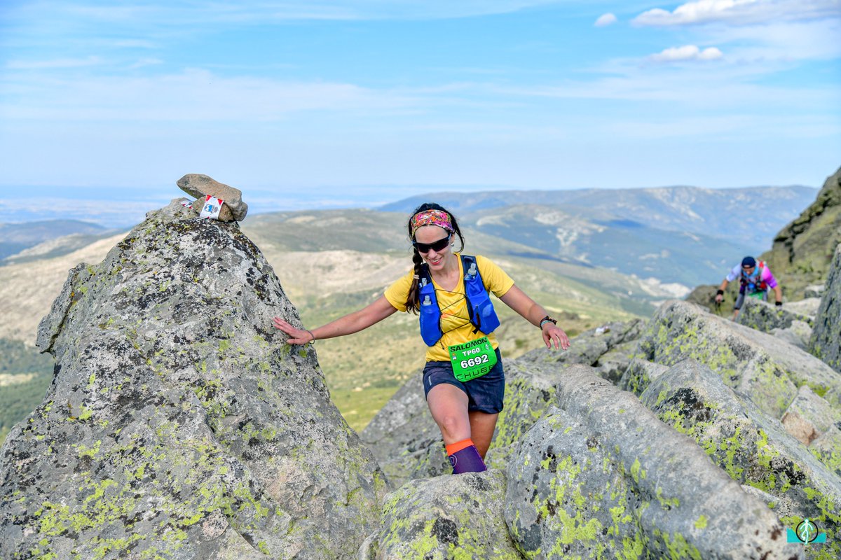 Gema_ValVaz's tweet photo. Correr la #TP60 del #GranTrailDePeñalara ha sido un chute de endorfinas 💥. 61K de felicidad subiendo y bajando nuestra preciosa #SierraDeGuadarrama ⛰️🏃♀️. El entreno de estos meses hizo su magia y acabé estupenda, feliz y con fotazas como esta 👇 https://t.co/wHQ5Q7iQx3