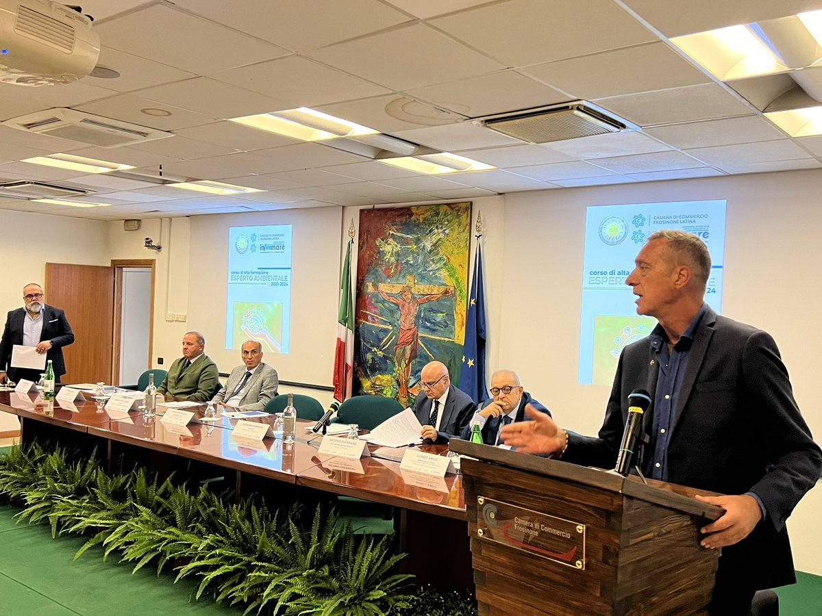 GiovanniAcam's tweet photo. Oggi abbiamo dato il via al primo corso accademico d’Italia in “Esperto Ambientale”. Una grande soddisfazione per il nostro ente camerale. Una mia dichiarazione a margine⤵️

https://t.co/QxlUKRZGXO https://t.co/M36hkKT4JN