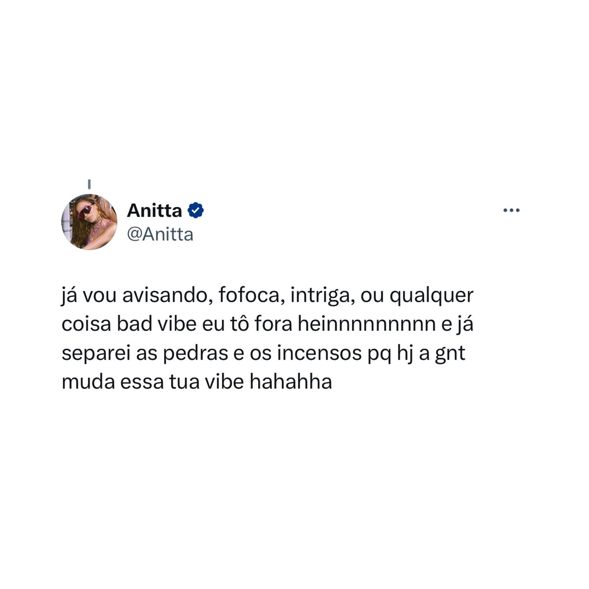 🚨AGORA: Anitta confirma a sua participação no ‘De Frente com Blogueirinha’ e afirma: “Fofoca, intriga ou qualquer coisa bad vibe eu to fora hein.”