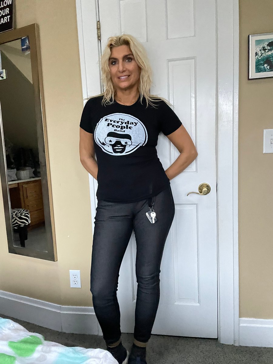 Our #FanOfTheWeek is Ria Dark.
store: theeverydaypeopleband.com/product/144664
 
#anniversarycelebration #bandforhire #barmitzvah #batmitzvah #corporateevents #danceband #discomusic #everydaypeople #funkmusic #livemusic #partyband #SpecialEvents #theeverydaypeopleband #touringband #weddingband