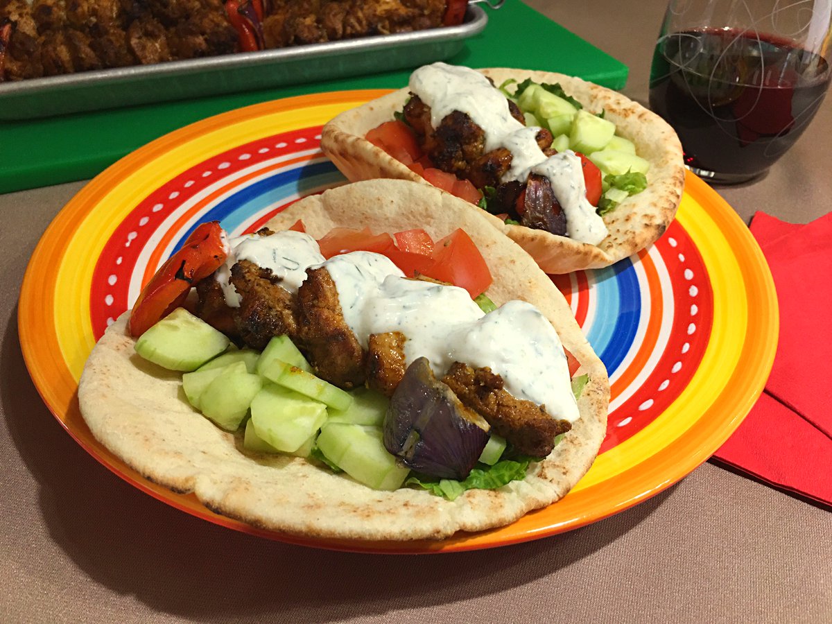 clubfoody1's tweet photo. Today is National #ShawarmaDay
Loaded of deliciousness, this Shawarma Chicken Kebabs is a must try!😉
#YouTube 📽️: https://t.co/ZboxSp6R7e
#RECIPE ➡️: https://t.co/czPCGH4DC5
@EventGuideToday @DiningGuide2Day #recipeoftheday https://t.co/gXo1tdTrK7
