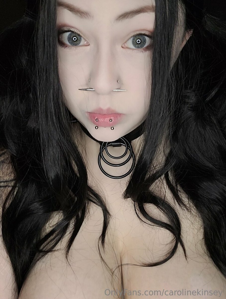 CarolinTPhilips's tweet photo. Have you ever wanted a big tiddy goth girlfriend? 🖤🐈‍⬛🦇
#gothgirls #bigtiddy #onlyfansgirl #onlyfansbabe #fansly #blueeyes #hugenaturals #piercings #alternativegirls #contentforsale https://t.co/tHSV5XiLDC