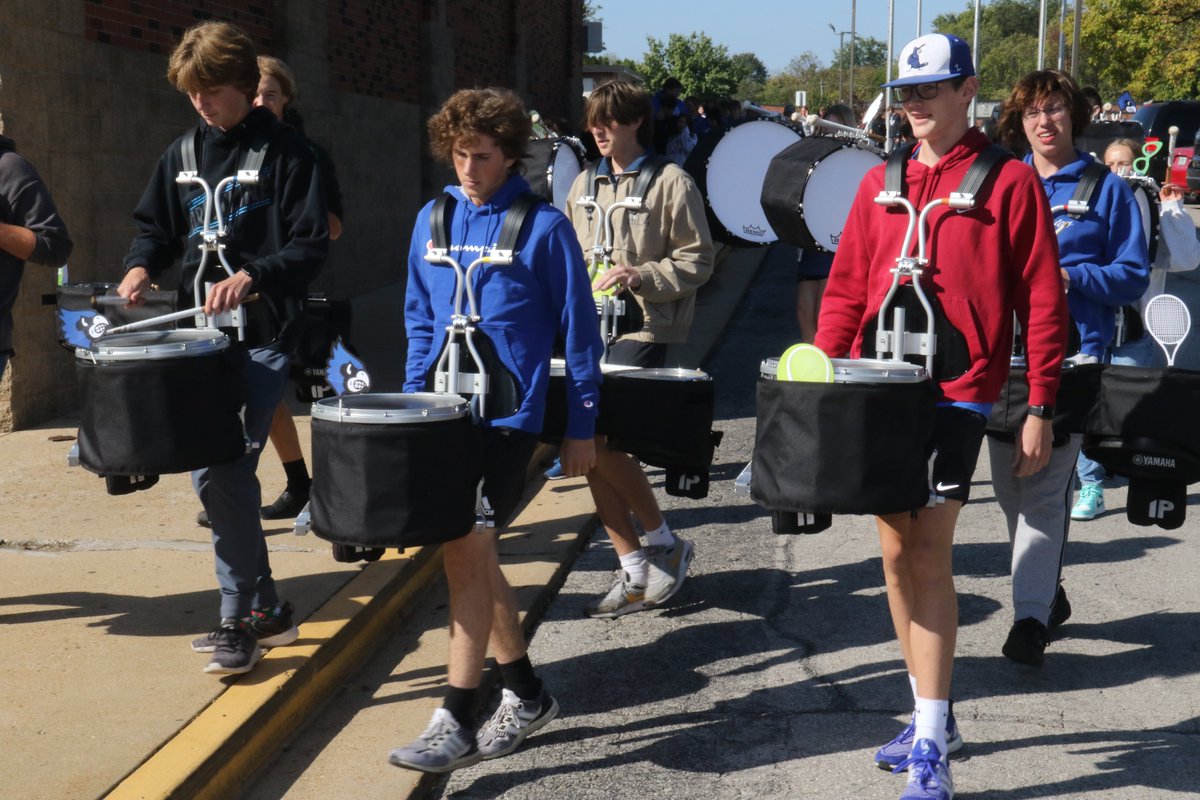 SDofWashington's tweet photo. Washington High School junior Evie Bryson will compete at the MSHSAA State Tennis Championships Thursday-Saturday at Cooper Tennis Complex in Springfield. WHS had a State Send-Off for Bryson on Wednesday, October 11. https://t.co/cprnEMQodA