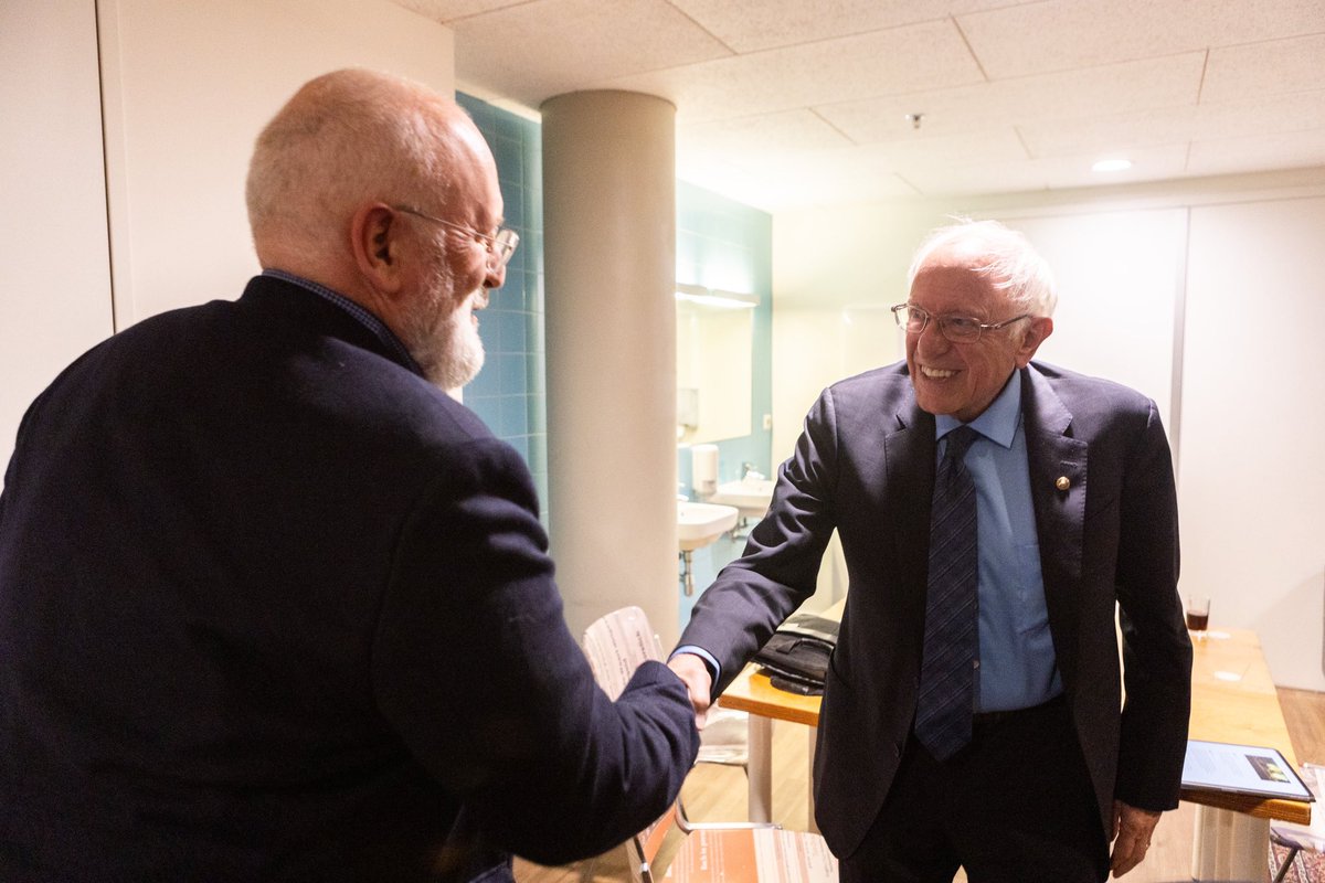 Ik kijk ernaar uit om vanavond met <a href="/BernieSanders/">Bernie Sanders</a> in gesprek te gaan.

Kijk vanavond om 20.00 uur live mee.
youtube.com/watch?v=bq0QZG…