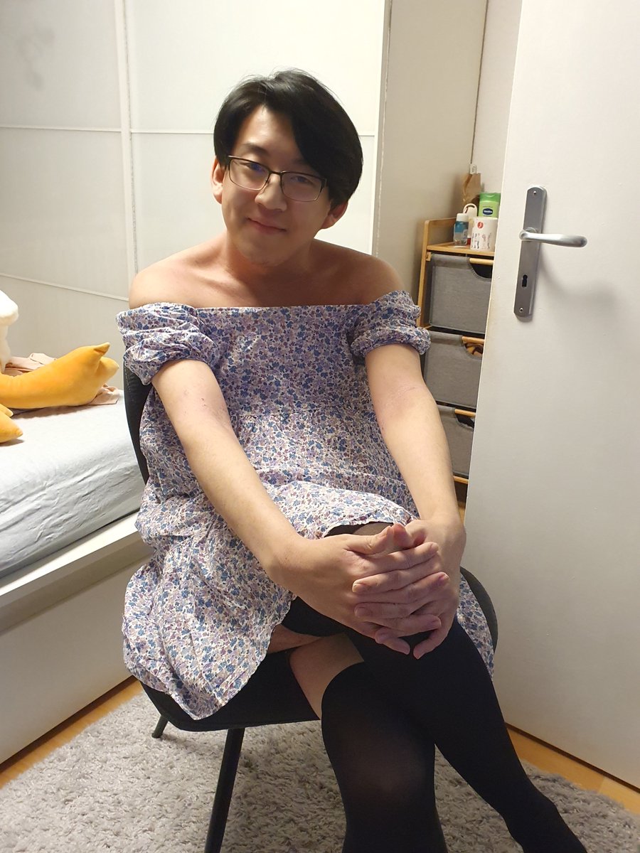 TobaFuyumi's tweet photo. We dressed up @LittleGibble today, where did you look first? :3 https://t.co/O8IQnnGuvI