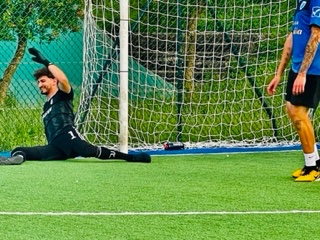 jglionna's tweet photo. Night after night, I have a front row seat to the most wondrous of sports pursuits. I watch my Italian cousins play soccer at a small pitch in the center of town. For me, the feats they can perform with their feet are nothing less than a revelation. https://t.co/ZFTu9mWs6k https://t.co/oK8pc3kHb7