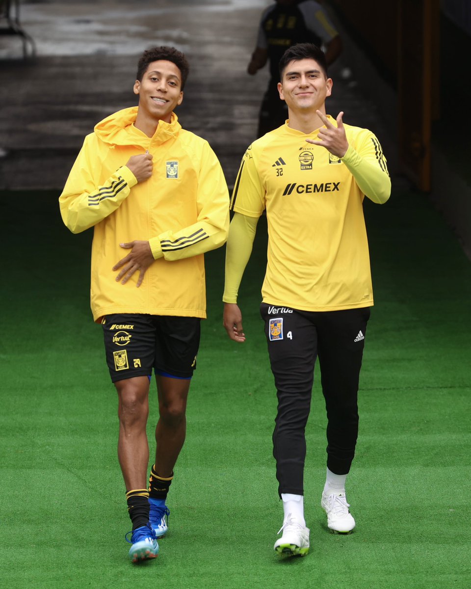 TigresOficial's tweet photo. 😀🤟🏼 ¡Mitad de semana y cada vez más cerca el Clásico Regio en Houston! https://t.co/vgE2PCMajJ