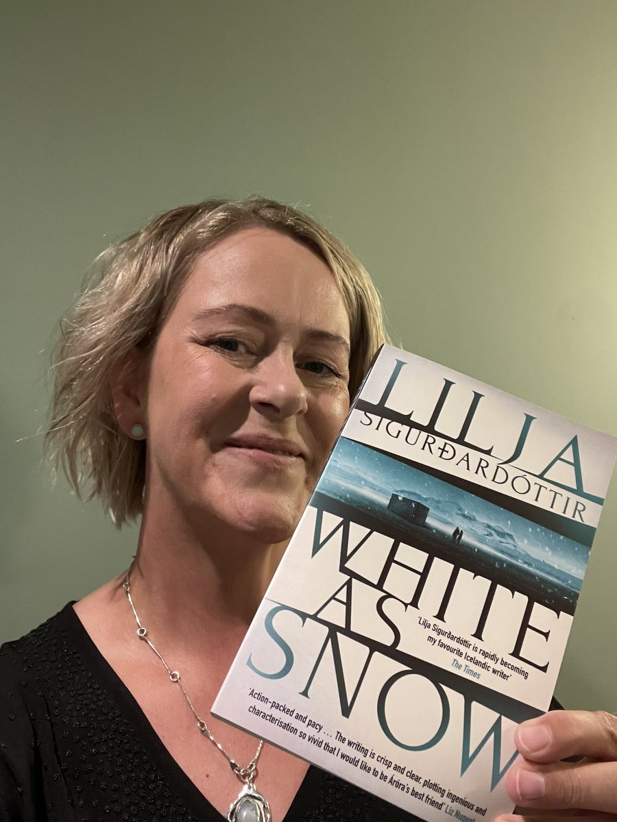 Finally holding the print copy of the English version of 'White as Snow' in my hands. Publication day tomorrow! 
<a href="/OrendaBooks/">Karen Sullivan 🇺🇦🇨🇦🇬🇧</a> #WhiteAsSnow