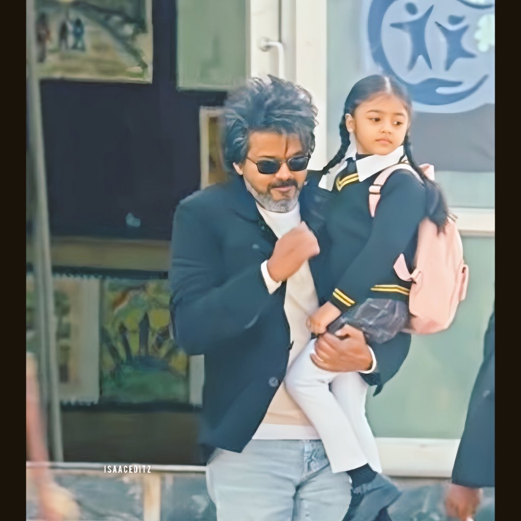 Me and my daddy😹😻❤😘
@actorvijay #LeoThirdSingle 
#Anbenum #LeoFromOctober19