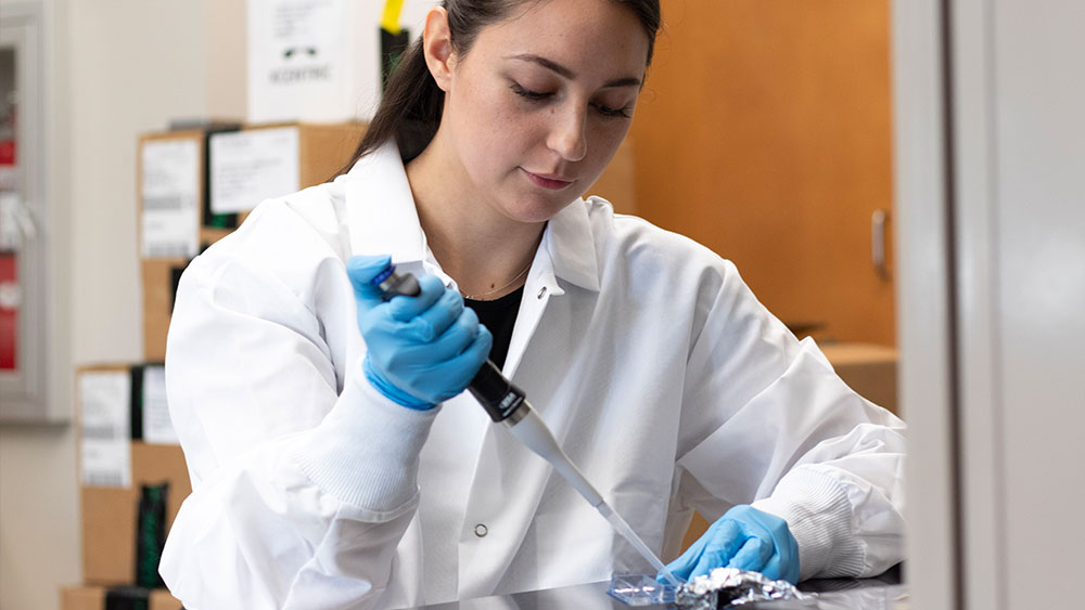 Claudia Collier, a @bmentamu doctoral student, is on a mission to uncover the origins of Gulf War illness (GWI). This chronic, multi-symptomatic disorder affects over one-third of Gulf War veterans, including Claudia's mother.

Read more about her research:tx.ag/GulfResearch