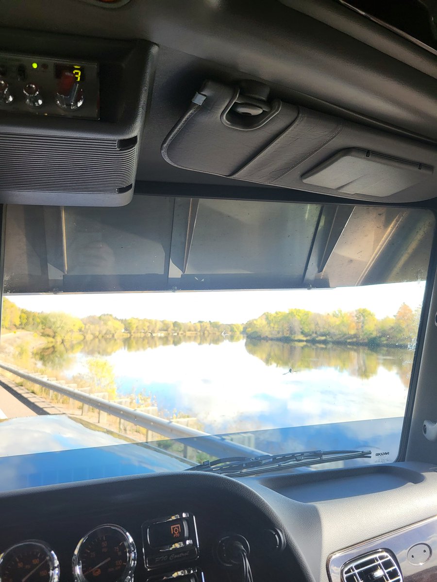 BigBoyXpress's tweet photo. Good morning twitterville #backatter #chippewariver https://t.co/TcPyspnCPa