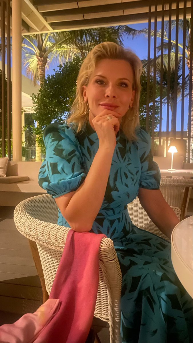 eva_habermann's tweet photo. Feierabend 😎
#drinks #gutenabend #goodnight
#travel #blogger #tv #reisedoku #ntv #actress #evahabermann #emirates #adjman #Adschman #عجمان #dubai #دبي #picoftheday #photooftheday #water https://t.co/bbgBxt13lc