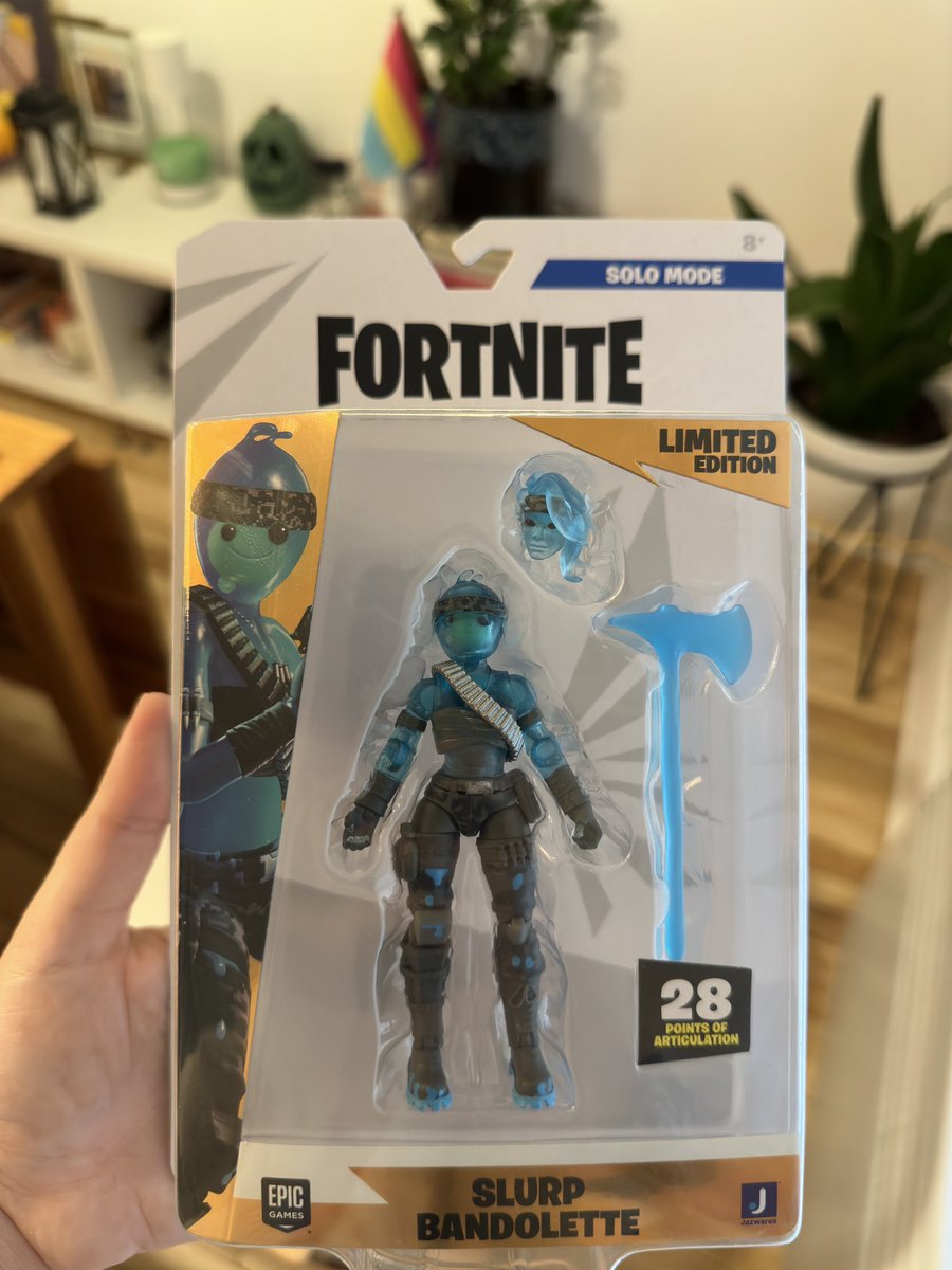 elka_'s tweet photo. this gurl finally home!! ๐ง #fortnite #jazwares #figurine #fortnitemerch #slurpbandolette #solomode #LimitedEdition #eBay https://t.co/KUofwgdZCz