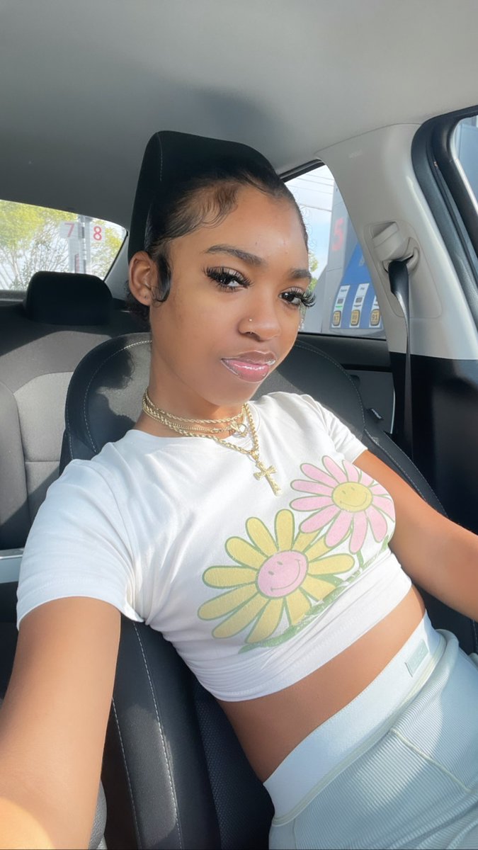 itsyogirlbrea's tweet photo. I love my car selfies period https://t.co/bUcgi1ipVY