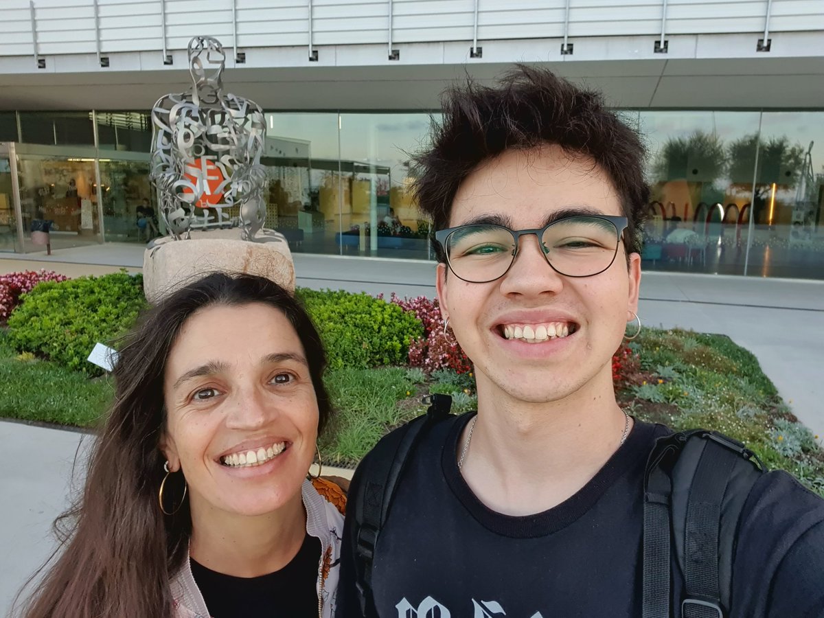 lamagdaprofe's tweet photo. Darrera visita al servei d'#oftalmologia de @SJDbarcelona_es . Infinites gràcies per les vostres cures i acompanyament durant aquests 18 anys. #A10! https://t.co/1htK8xAWSC