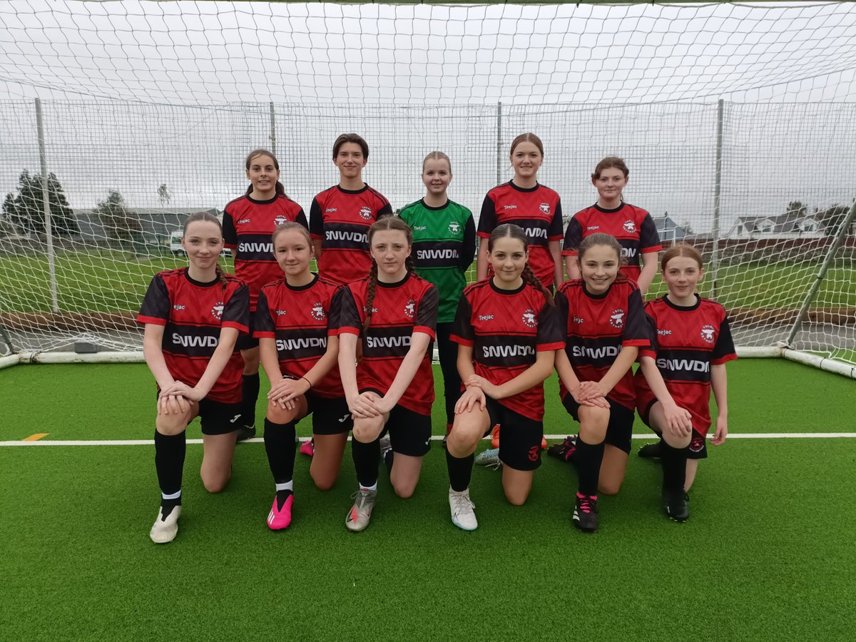 AddGorff Brynrefail (@agbrynrefs) on Twitter photo Gêm cyntaf Cwpan Cymru i genethod Dan 15 heddiw, gan ennill 6-1 yn erbyn Ysgol Glan-y-Mor! Gwych genod! 👍🏻☺️
Beca Bowness ⚽⚽
Erin Bowness ⚽⚽
Amber Roberts ⚽
Anest Hickey ⚽
#genodbrynrefs
<a href="/WelshSchoolsFA/">Welsh Schools' F.A.</a> Gêm cyntaf Cwpan Cymru i genethod Dan 15 heddiw, gan ennill 6-1 yn erbyn Ysgol Glan-y-Mor! Gwych genod! 👍🏻☺️
Beca Bowness ⚽⚽
Erin Bowness ⚽⚽
Amber Roberts ⚽
Anest Hickey ⚽
#genodbrynrefs
<a href="/WelshSchoolsFA/">Welsh Schools' F.A.</a>