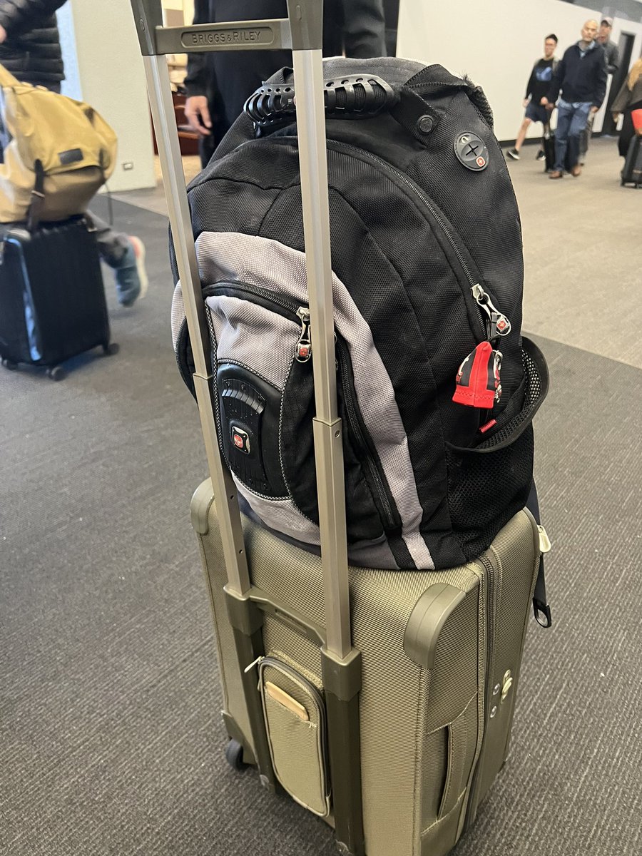 chucko24's tweet image. Amex Centurion Lounge for the win before a 14 hour flight @united 🙌🏼

And flying to Hong Kong w only a carry on and a backpack seems kinda cool 😎 

Excited to see some amazing tech in HK

@InnoTechToday @ResTechToday @hktdc #HongKong @BriggsandRiley @SWISSGEAR #innotechtoday