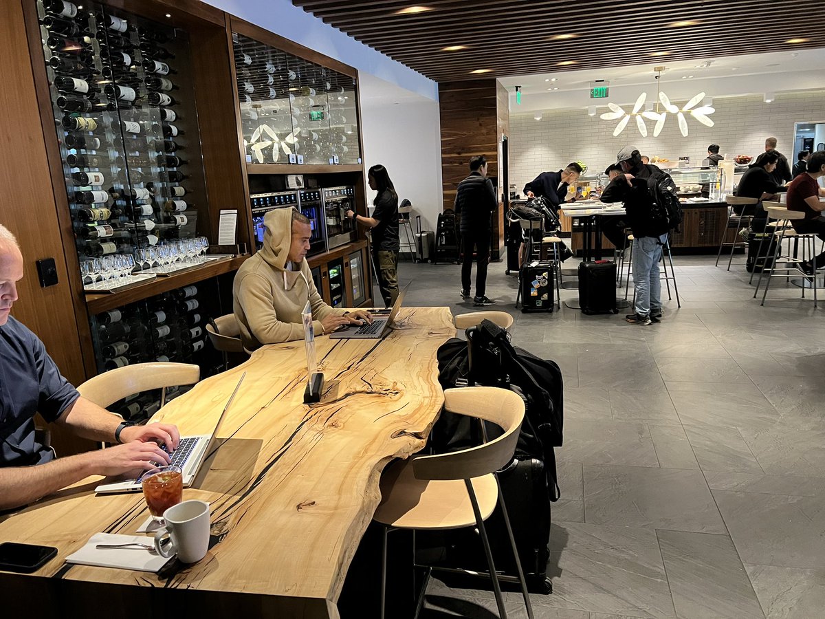 chucko24's tweet image. Amex Centurion Lounge for the win before a 14 hour flight @united 🙌🏼

And flying to Hong Kong w only a carry on and a backpack seems kinda cool 😎 

Excited to see some amazing tech in HK

@InnoTechToday @ResTechToday @hktdc #HongKong @BriggsandRiley @SWISSGEAR #innotechtoday