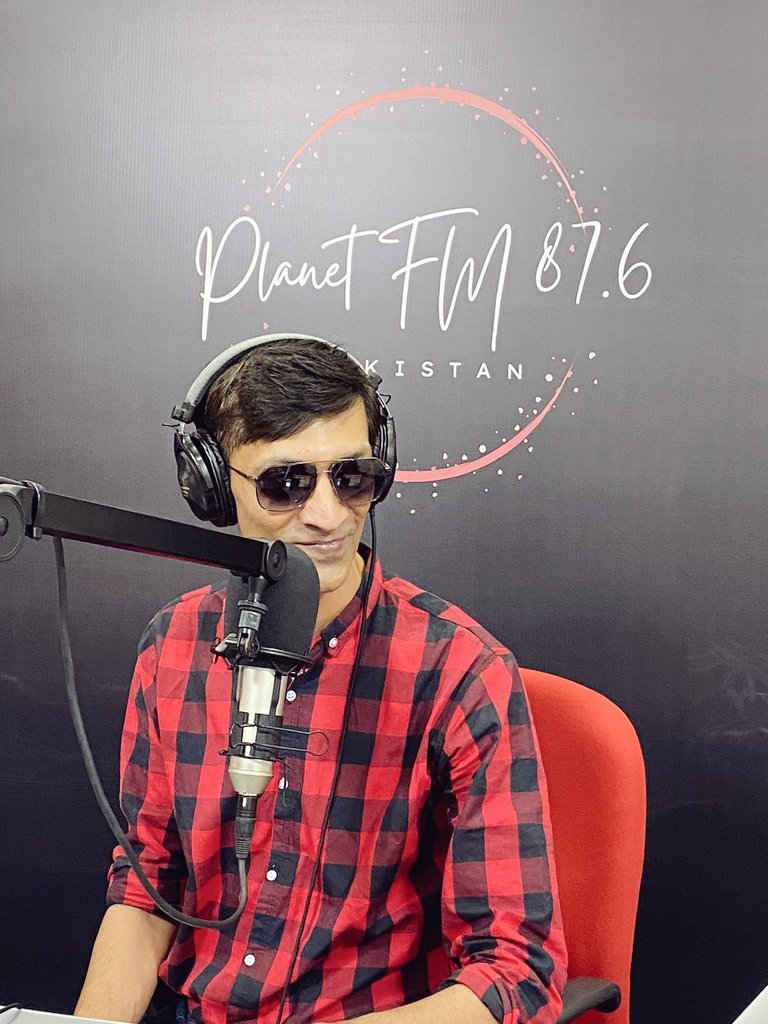 PlanetFM876's tweet photo. 🎉 What a blast we had at PDST from 4 to 7 pm with A-XEE @djwhomix, DD, Nav @nuverah_a, Sash @ayesha_bintez, Sarah, and Razen! The fun vibes and groovy music were off the charts. Thanks to everyone who tuned in and joined the party! 🎙️📻 #RadioPartyTime #GroovyTunes https://t.co/WVuWTJBeHc