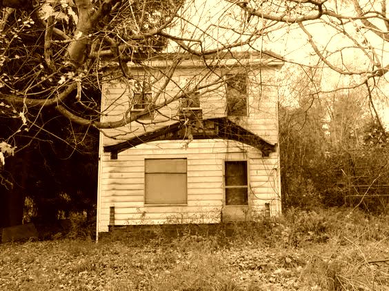 BeaverGhosts's tweet photo. Photo I took many years ago of a creepy and haunted house in Beaver County, Pennsylvania! 🦇🧟‍♂️🎃👻
#beavercountypa https://t.co/6zAS7kBaIW