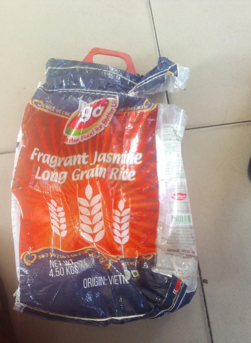 MC_Local_Man's tweet photo. I tasted this rice and I can confirm that it is not like the regular rice on the market. It is nothing short of ‘plastic rice’. State agencies responsible for food safety must act as a matter of urgency in bringing the perpetrators to book. #fda #foodsafety #plasticrice #MoH https://t.co/RxCtdKsUFO