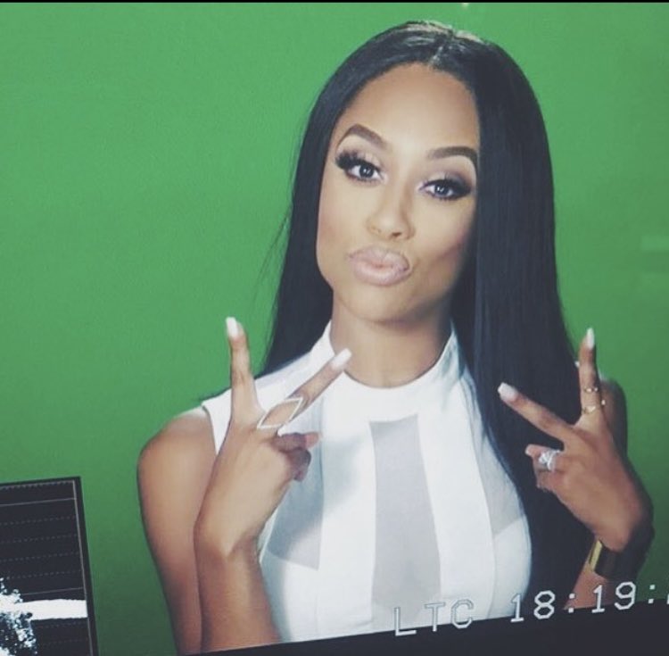 CourtneySPorter's tweet image. November 3rd! The Royal family is back, baby! 💋🌟
#FH4 #2plus2