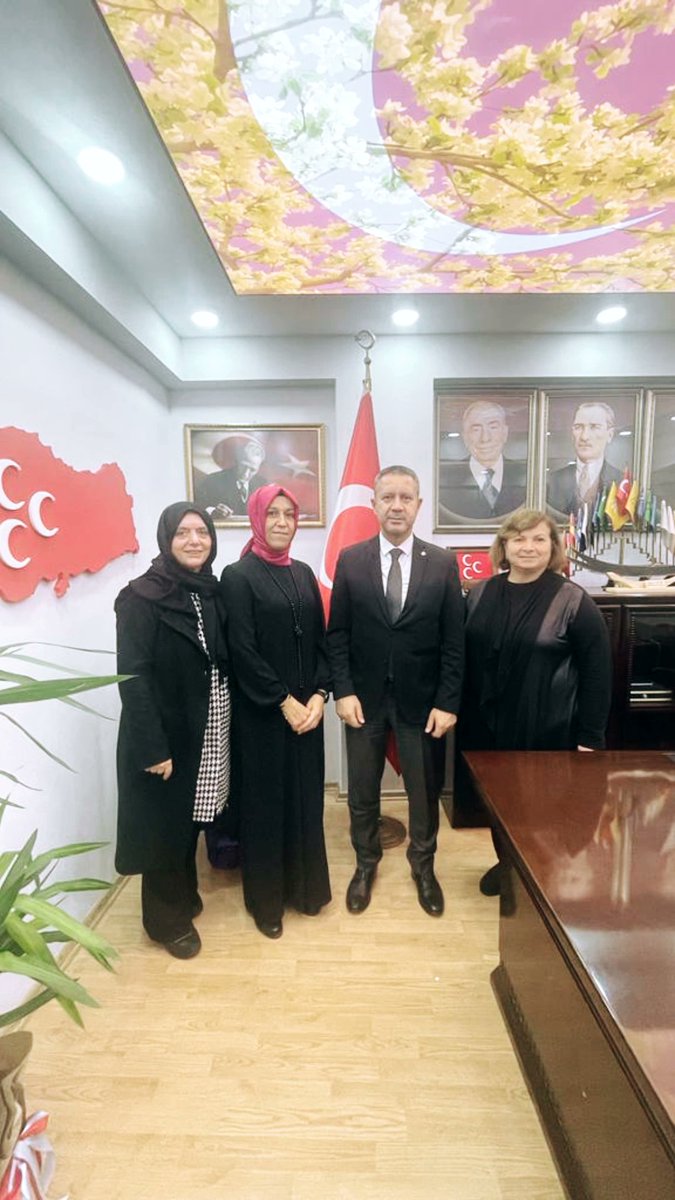 OfluogluFunda's tweet photo. Trabzon İl Başkanımız Sn.Ömer Ayar Başkanımıza Hayırlı olsun ziyareti 🇹🇷🇹🇷🤟🤟 https://t.co/ZPtO3uVDRg
