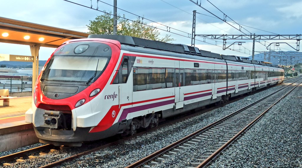 FullSupervision's tweet photo. #CIVIA 465 apartada en #ColmenarViejo
@Renfe @CercaniasMadrid https://t.co/4pT2HtGgCL