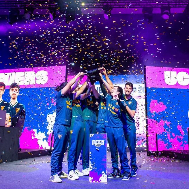 Jørgen Elgåen (@hatrixxlol) on Twitter photo I'm still contracted to <a href="/UCAM_esports/">UCAM Esports</a> , but I've have been allowed to explore options for the next year.
Spanish LTR
Vods avaliable on request
Can contact me through DM's or <a href="/achieveminds/">Achieveminds</a>
🩷 &🔁 appreciated
References: <a href="/SwifferOCE/">Swiffer</a> <a href="/pcdv8r/">Peter Dun</a> <a href="/MacCLol/">James MacCormack</a> I'm still contracted to <a href="/UCAM_esports/">UCAM Esports</a> , but I've have been allowed to explore options for the next year.
Spanish LTR
Vods avaliable on request
Can contact me through DM's or <a href="/achieveminds/">Achieveminds</a>
🩷 &🔁 appreciated
References: <a href="/SwifferOCE/">Swiffer</a> <a href="/pcdv8r/">Peter Dun</a> <a href="/MacCLol/">James MacCormack</a>