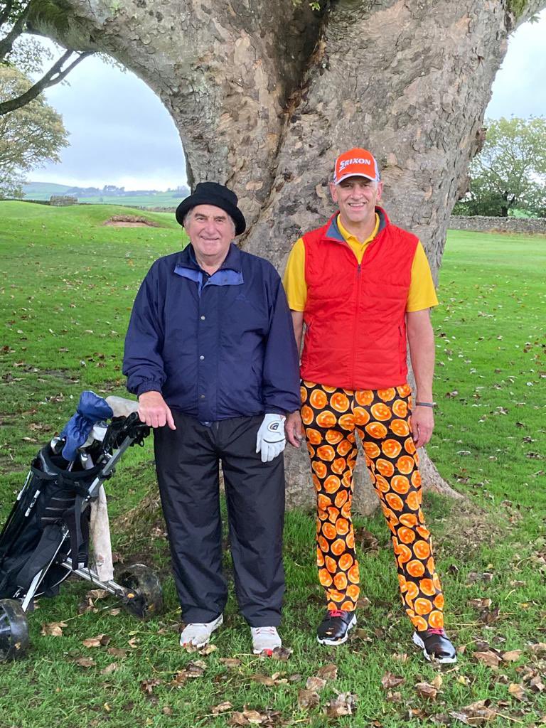 fartho71's tweet photo. Big thanks to the Cox brothers for joining me @hallamshiregolf  👀 @MisterCoxy all the way from @KewGolfClub brightened up a grey day. Lady members loved the outfit! https://t.co/qkTxsmBKGt