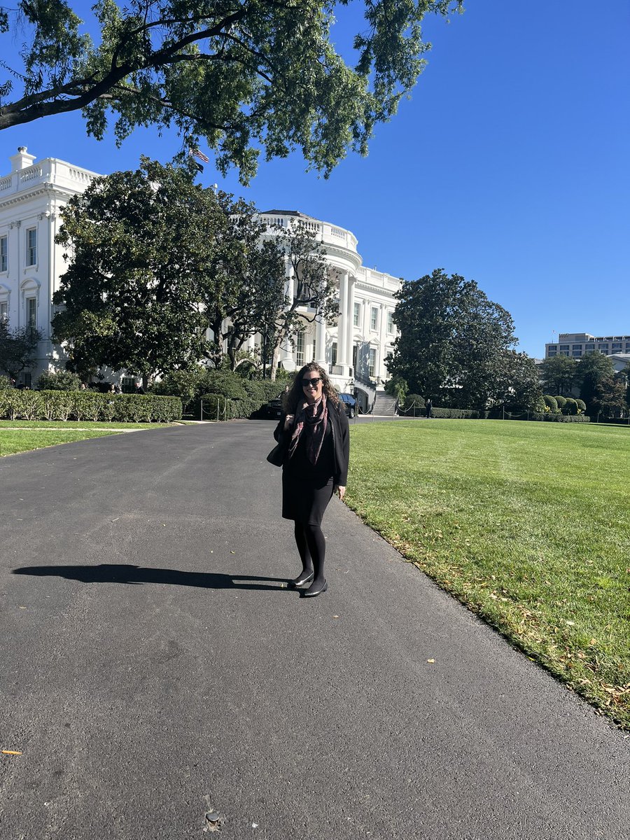 JoannaAliseAin's tweet image. Spent a lovely morning representing @prosperitynow in the #RoseGarden celebrating actions @POTUS is taking to get rid of #junkfees. #DefendCFPB