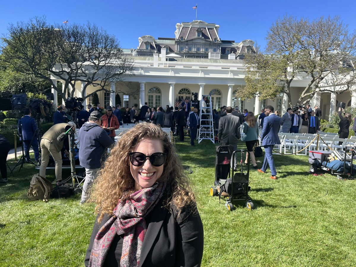 JoannaAliseAin's tweet image. Spent a lovely morning representing @prosperitynow in the #RoseGarden celebrating actions @POTUS is taking to get rid of #junkfees. #DefendCFPB