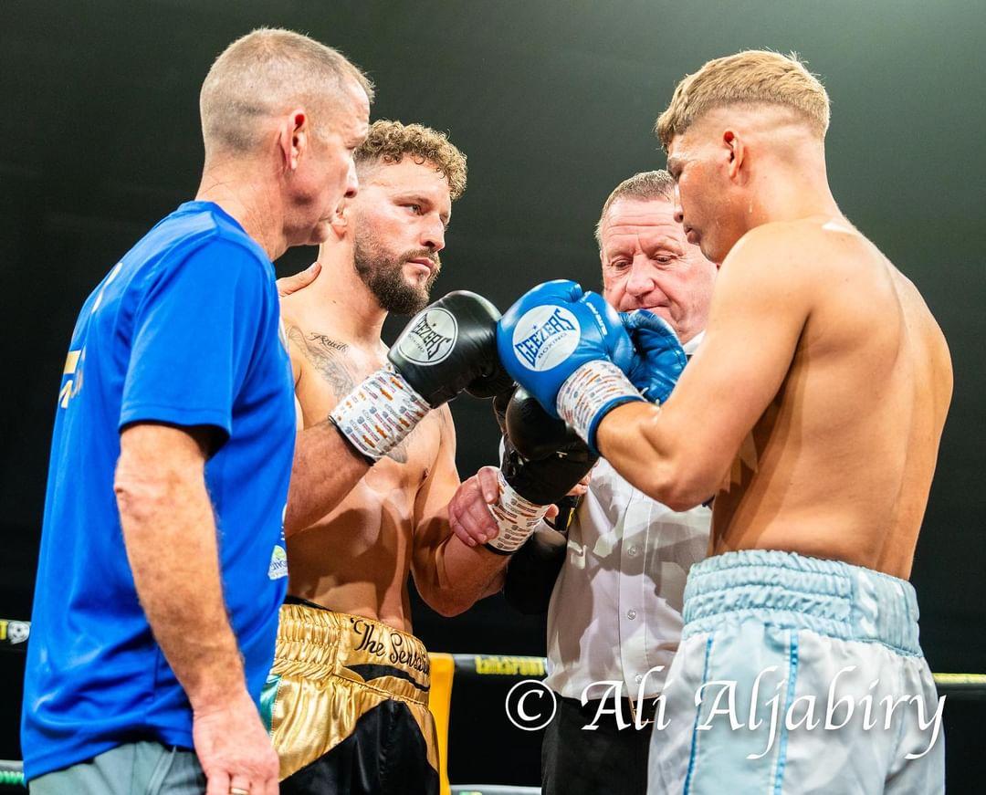 SamTheSensation's tweet photo. Seconds before fight its time 🥊🎯 https://t.co/AyXB6470eS
